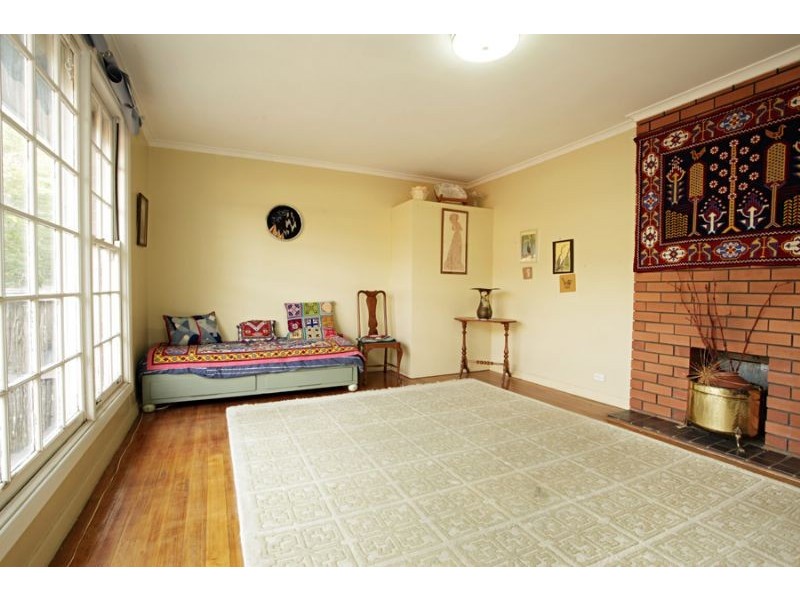 19 Lewton Road, Mount Waverley VIC 3149