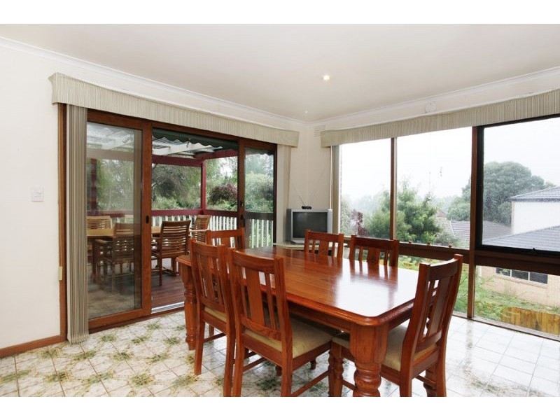 5 Darvell Close, Wheelers Hill VIC 3150