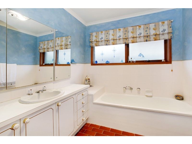 5 Darvell Close, Wheelers Hill VIC 3150