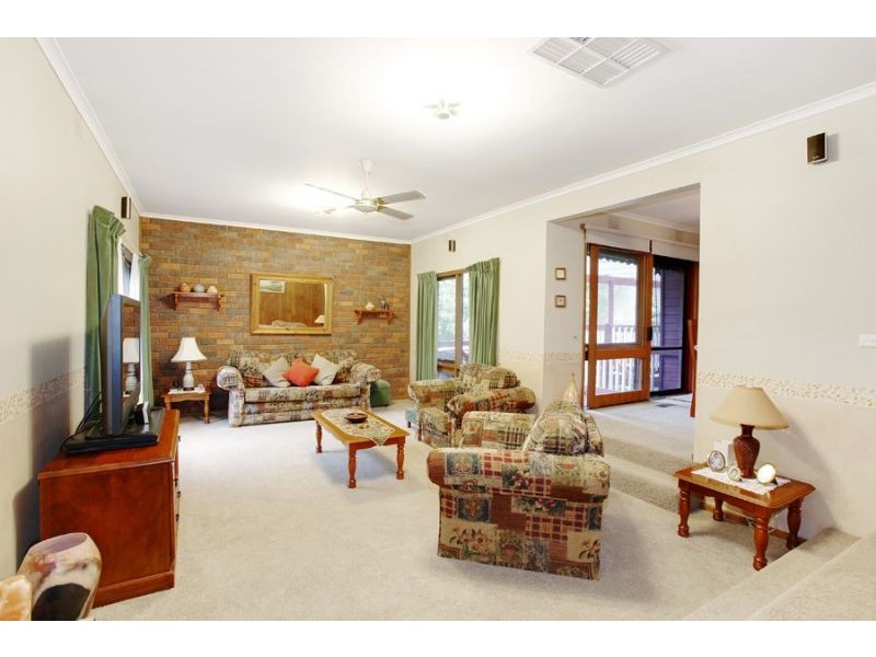 5 Darvell Close, Wheelers Hill VIC 3150