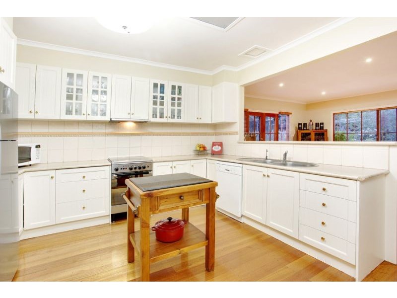 4 Therese Avenue, Mount Waverley VIC 3149