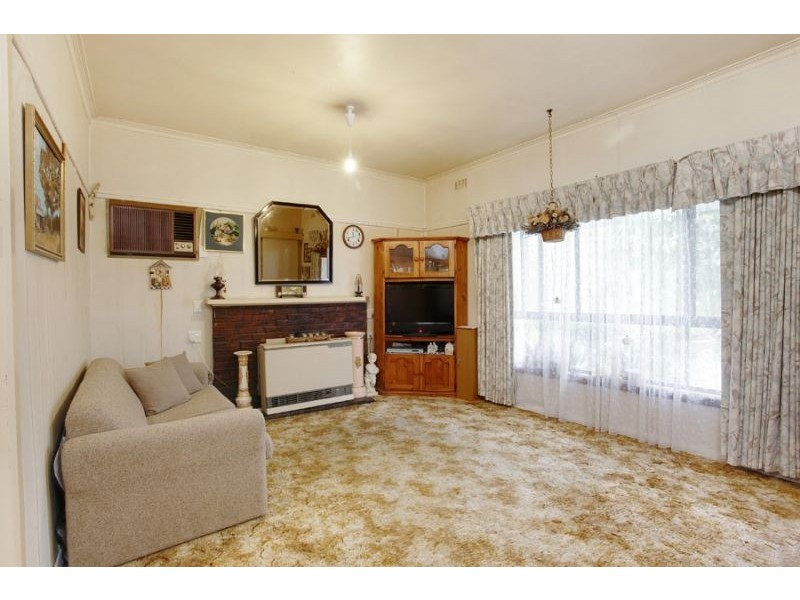 2 Elm Grove, Mount Waverley VIC 3149