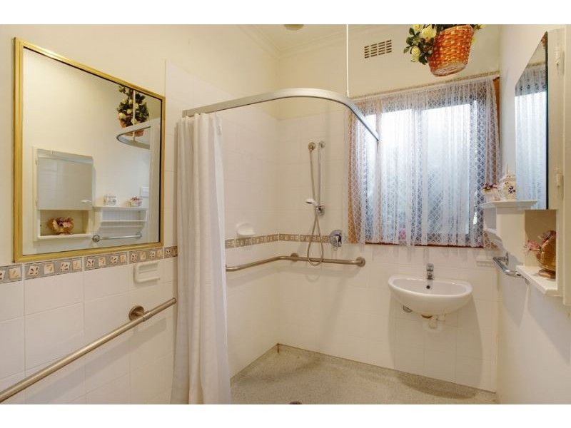 2 Elm Grove, Mount Waverley VIC 3149