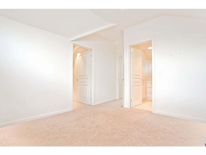 2/2 Hilton Street, Mount Waverley VIC 3149