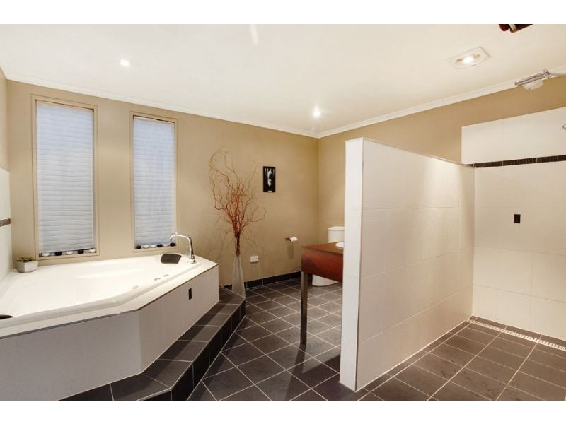 19 Cam Street, Burwood East VIC 3151