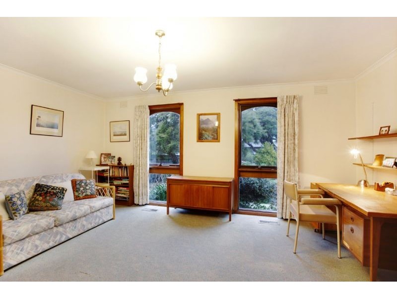 11 Ormiston Street, Mount Waverley VIC 3149