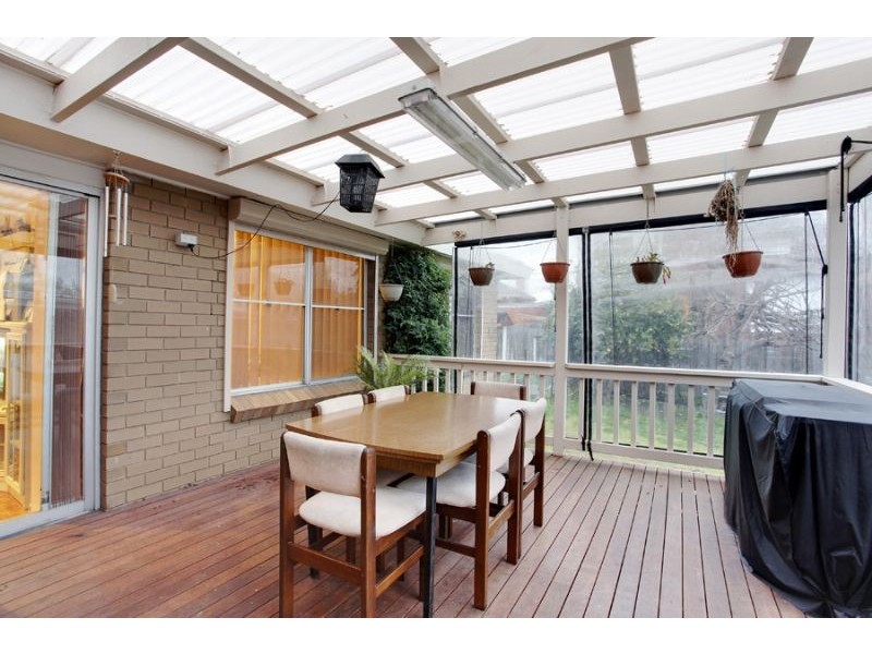 8 Sitar Court, Burwood East VIC 3151