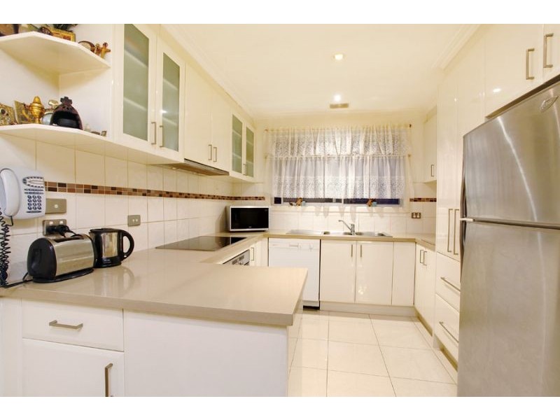 8 Sitar Court, Burwood East VIC 3151