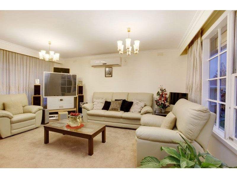 8 Sitar Court, Burwood East VIC 3151