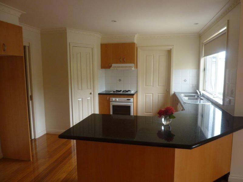 2/2 Adrienne Crescent, Mount Waverley VIC 3149
