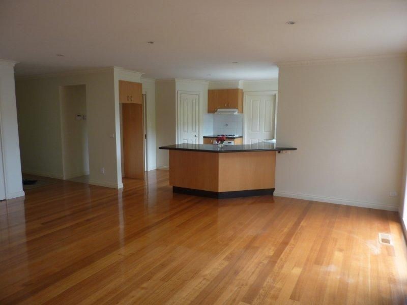 2/2 Adrienne Crescent, Mount Waverley VIC 3149