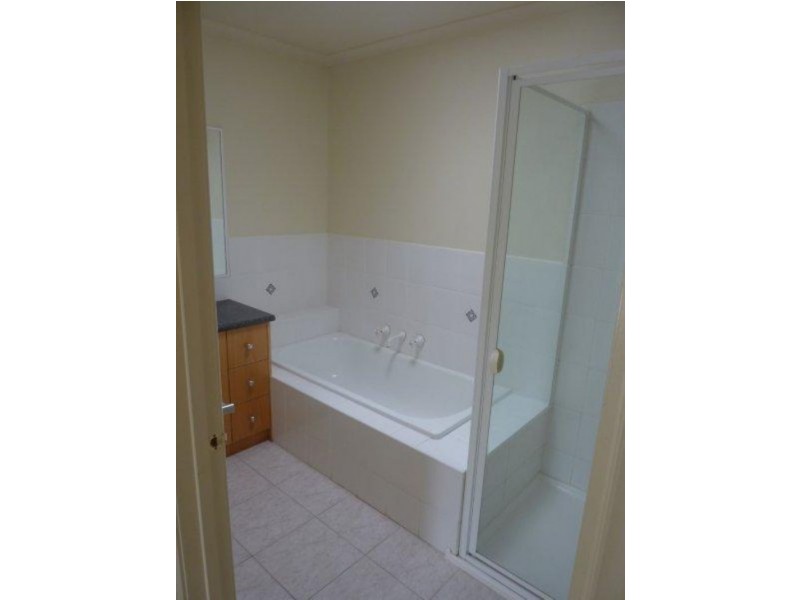 2/2 Adrienne Crescent, Mount Waverley VIC 3149