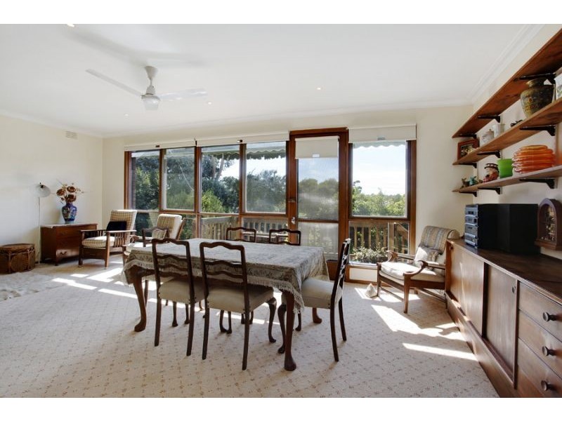 48 Barnes Avenue, Burwood VIC 3125