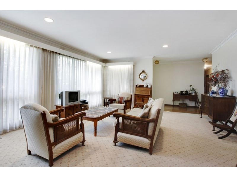 48 Barnes Avenue, Burwood VIC 3125