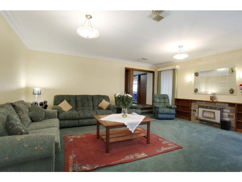 19 Moona Street, Burwood East VIC 3151