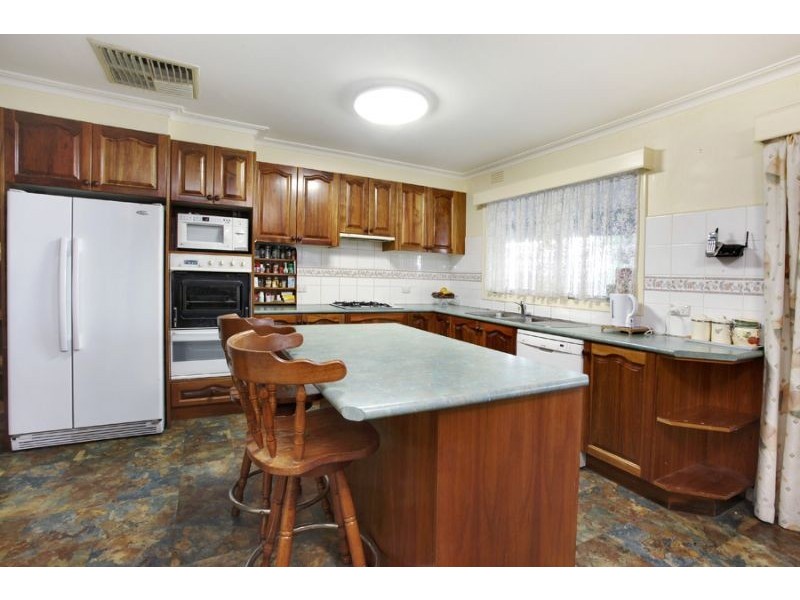 19 Moona Street, Burwood East VIC 3151