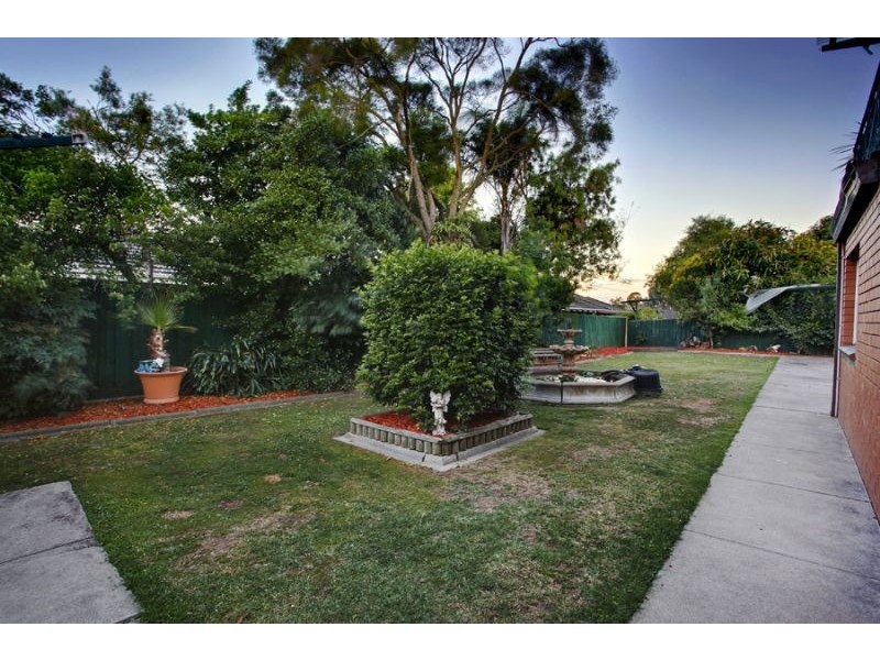 19 Moona Street, Burwood East VIC 3151