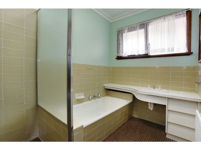 4 Esperance Road, Mount Waverley VIC 3149