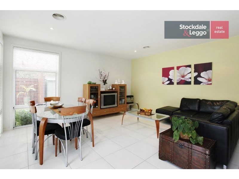 11 Lansdowne Circuit, Mulgrave VIC 3170