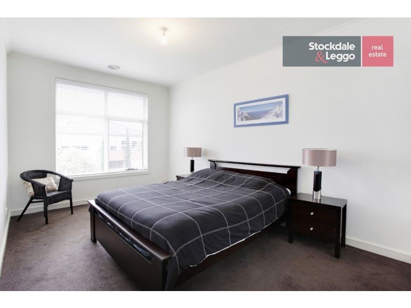 11 Lansdowne Circuit, Mulgrave VIC 3170