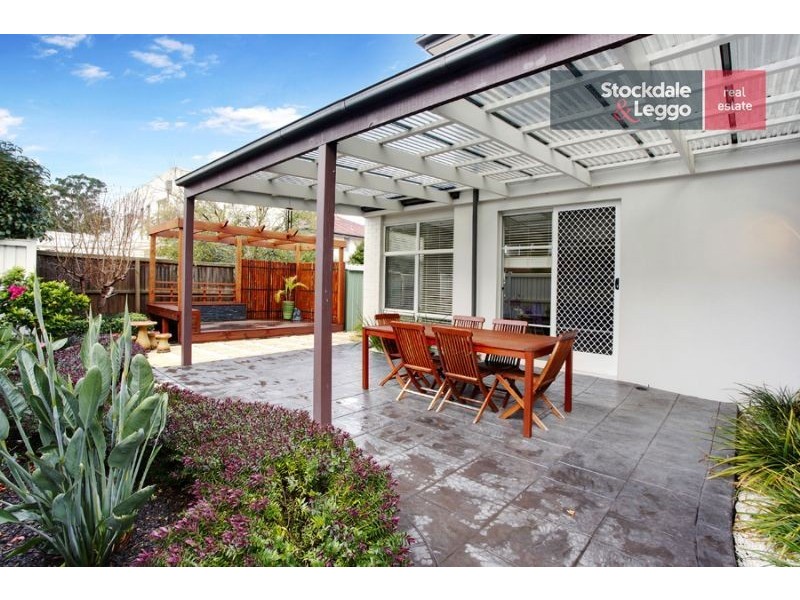 11 Lansdowne Circuit, Mulgrave VIC 3170