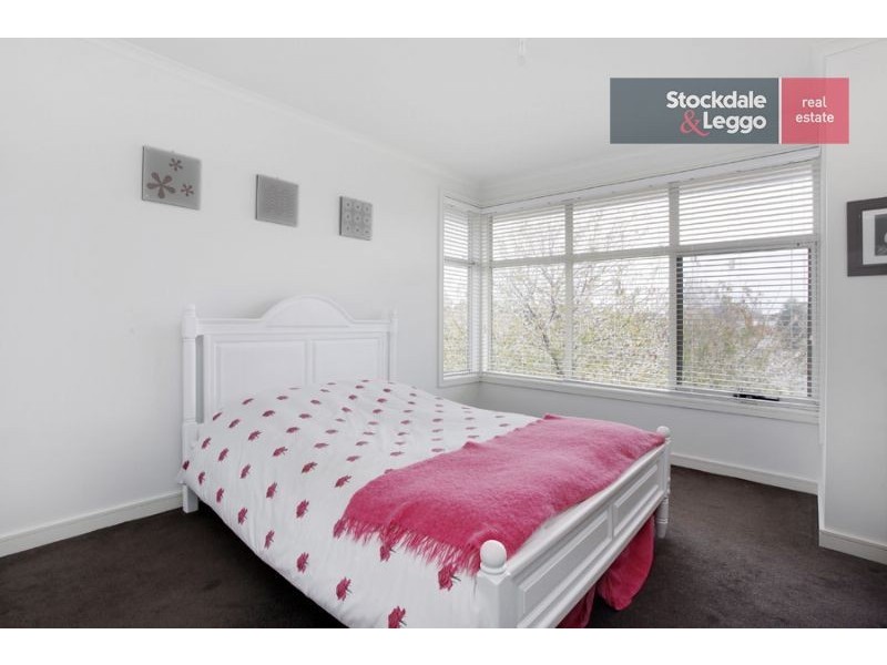 11 Lansdowne Circuit, Mulgrave VIC 3170