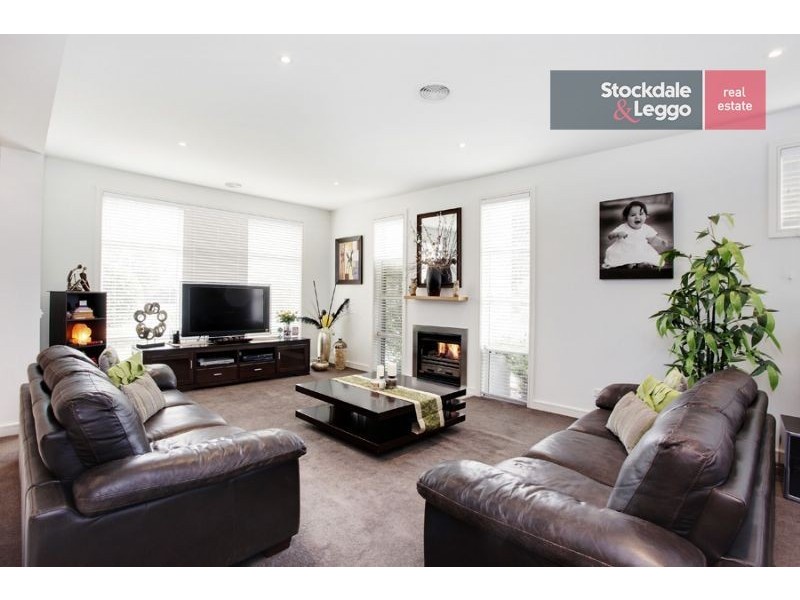 11 Lansdowne Circuit, Mulgrave VIC 3170