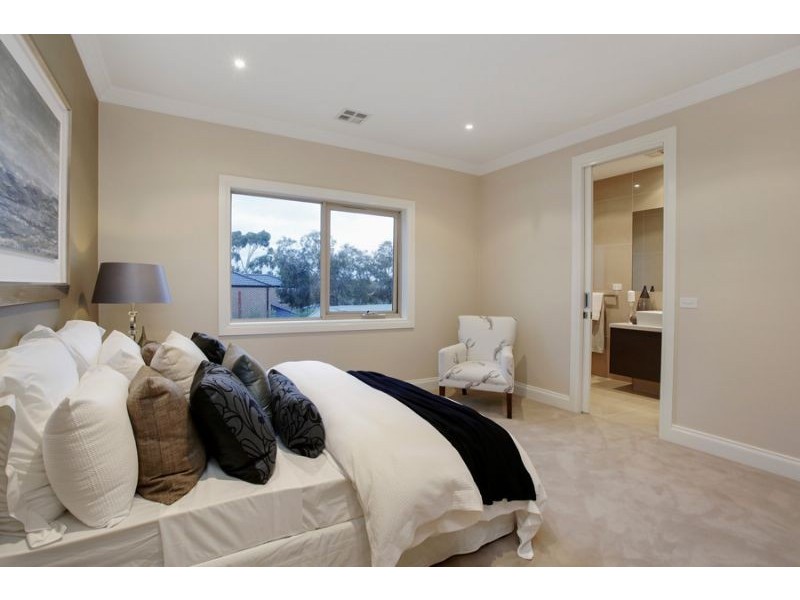 12 Inverell Avenue, Mount Waverley VIC 3149