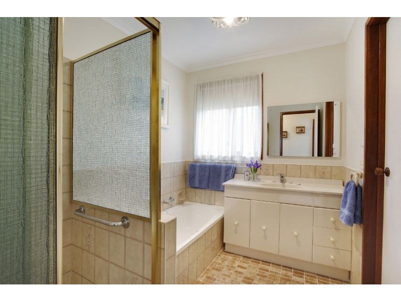 3/15 Valley Road, Mount Waverley VIC 3149