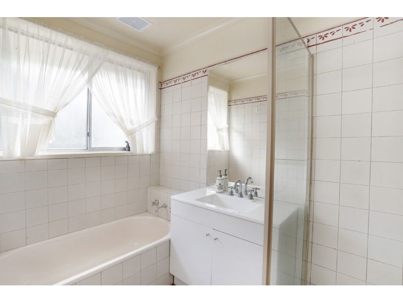 9 Farnham Avenue, Wheelers Hill VIC 3150