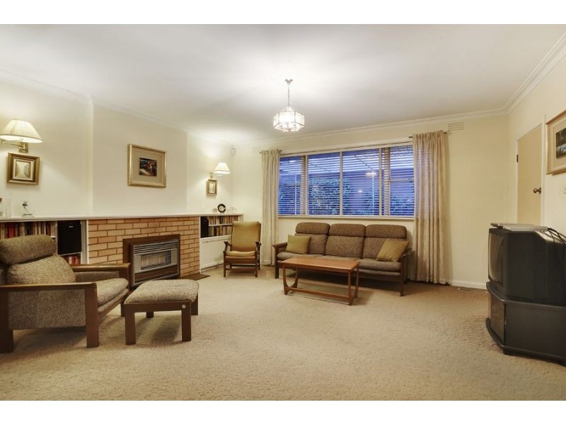 1 Cheviot Road, Mount Waverley VIC 3149