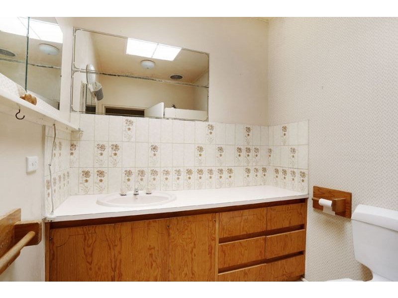 34 Kennedy Street, Glen Waverley VIC 3150