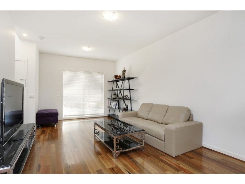 2/8 Euroka Street, Chadstone VIC 3148