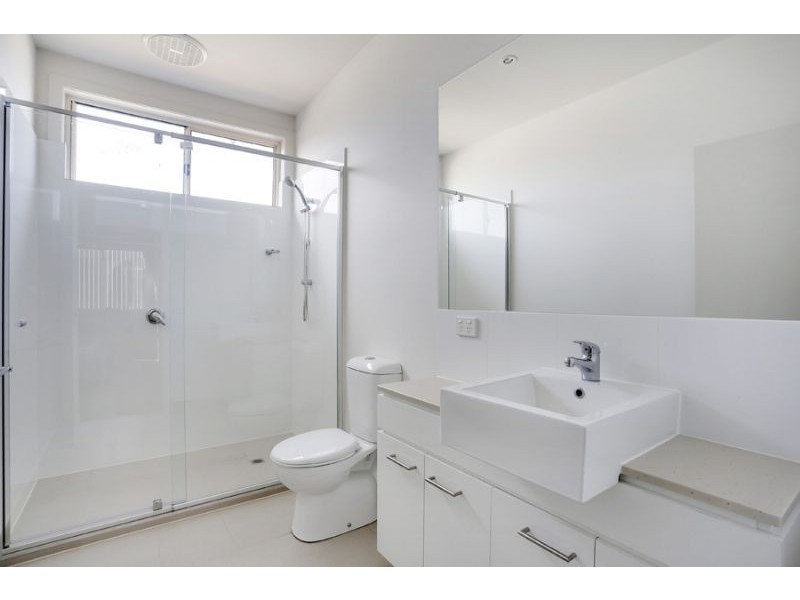 2/8 Euroka Street, Chadstone VIC 3148