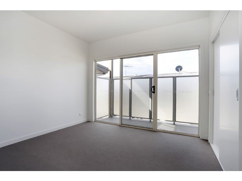 2/8 Euroka Street, Chadstone VIC 3148