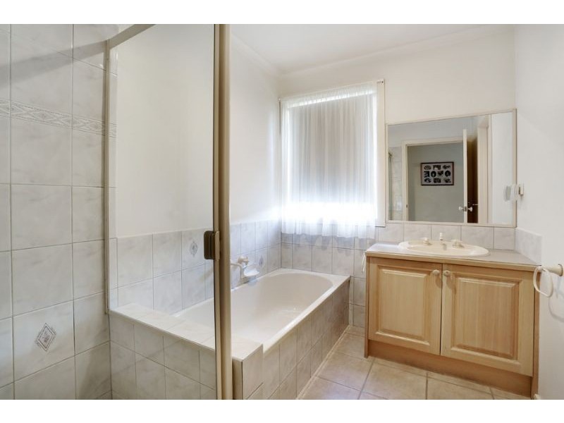 2/592 Highbury Road, Glen Waverley VIC 3150