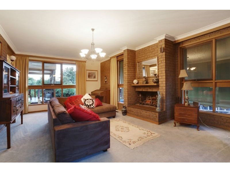 24 Regent Street, Mount Waverley VIC 3149