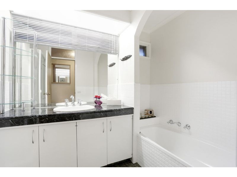 24 Regent Street, Mount Waverley VIC 3149