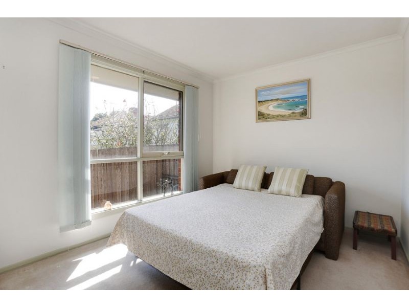 2/111 Station Street, Burwood VIC 3125