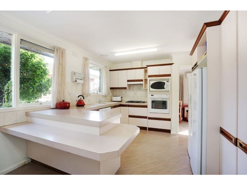 15 Dean Avenue, Mount Waverley VIC 3149