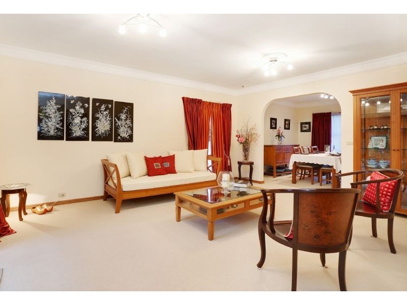 35 Paxton Drive, Glen Waverley VIC 3150