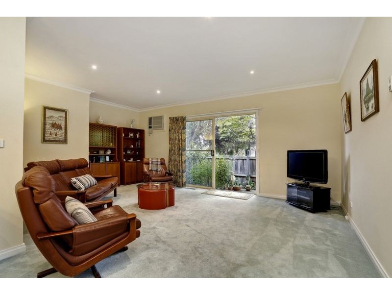18 Clarke Place, Mount Waverley VIC 3149