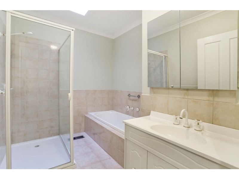 18 Clarke Place, Mount Waverley VIC 3149