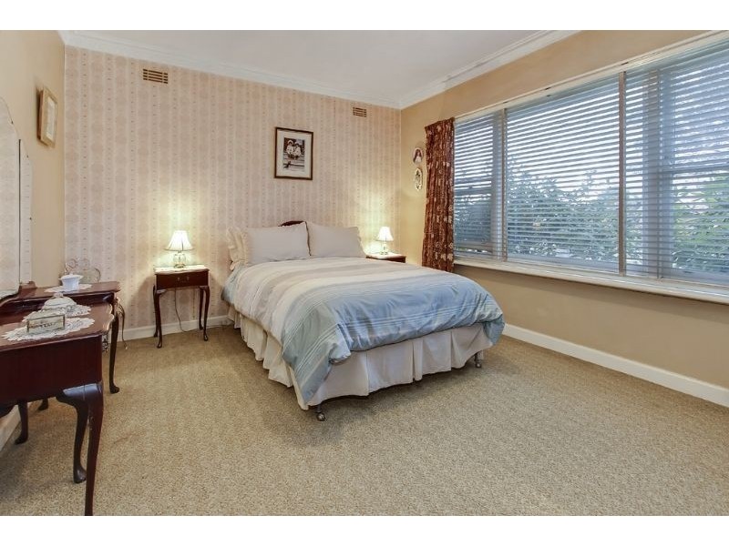 5 Kingsley Grove, Mount Waverley VIC 3149