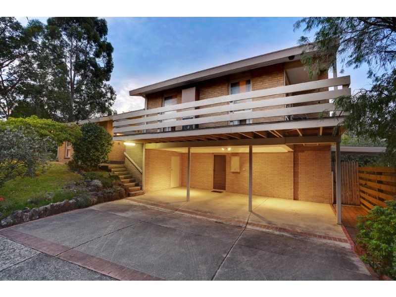 8 Crestmont Drive, Glen Waverley VIC 3150
