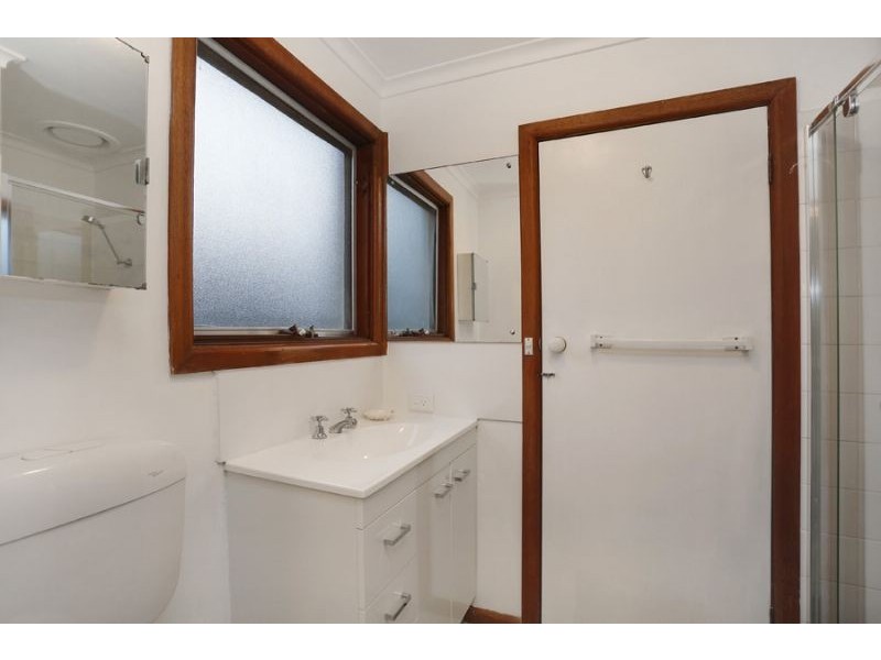 8 Crestmont Drive, Glen Waverley VIC 3150