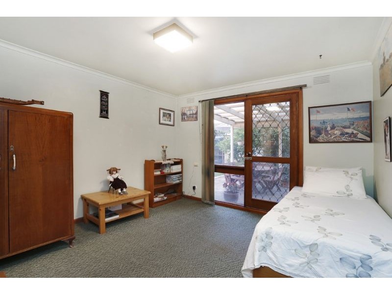 8 Crestmont Drive, Glen Waverley VIC 3150