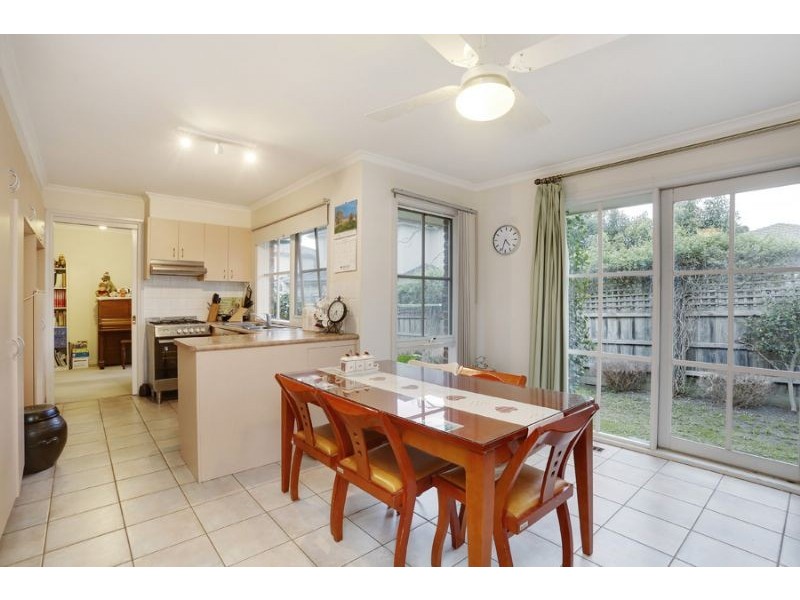 2/12 Garrisson Drive, Glen Waverley VIC 3150