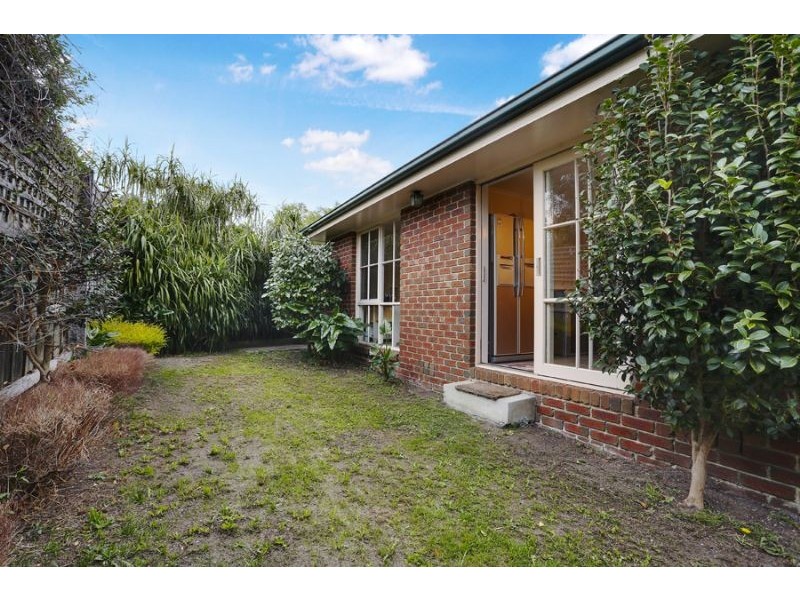 2/12 Garrisson Drive, Glen Waverley VIC 3150