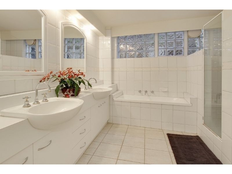 1 Yanina Court, Glen Waverley VIC 3150